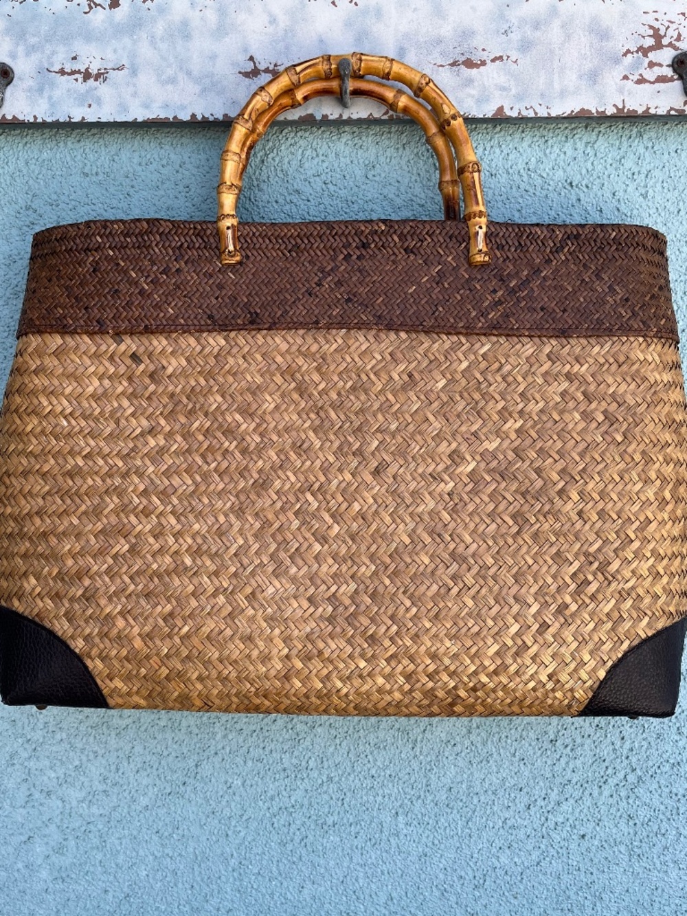 Amanpurl Handwoven Seagrass Tote  Oversized  Excellent Condition  Like New